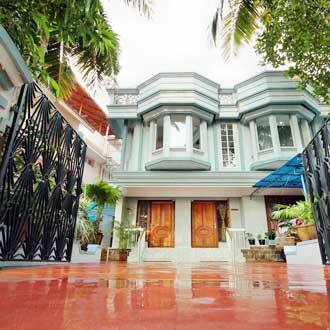 Waters Edge Apartment, Kochi 1